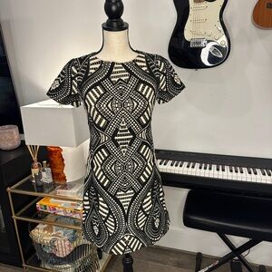 Alice + Olivia Black & Cream Short Sleeve Mini Dress